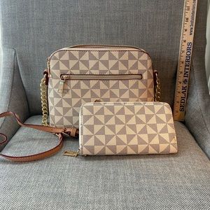 Matching purse and wallet!